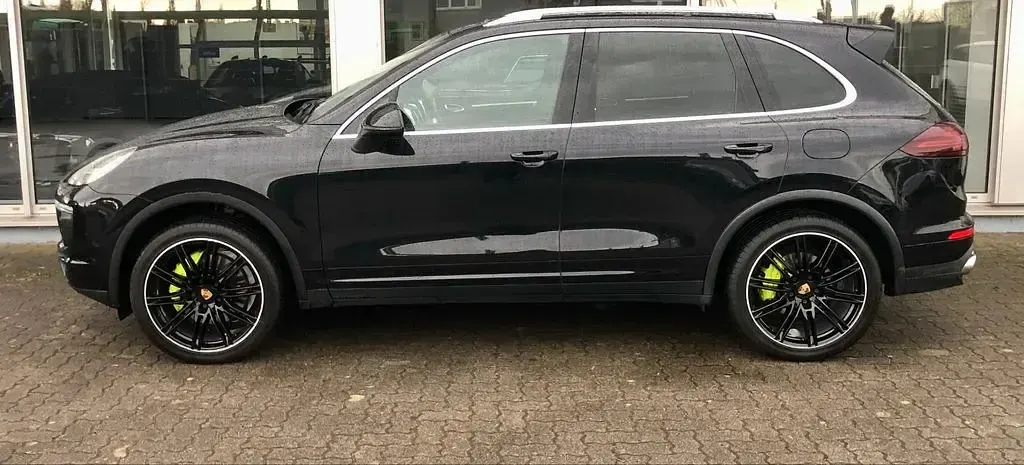 Gebraucht Porsche Cayenne S E-Hybrid 333 PS (244 kW) 2016 Schwarz SUV