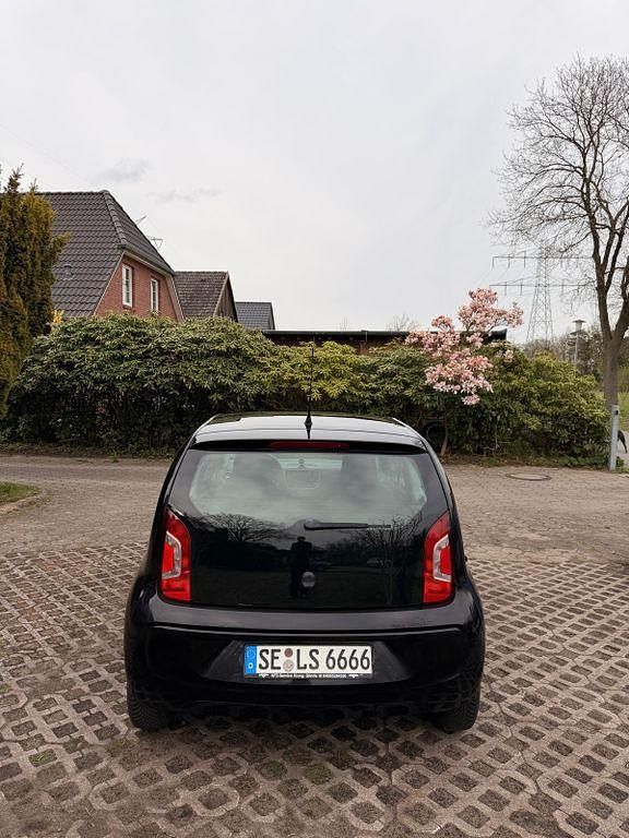 Second-hand VW up! 60 CP (44 kW) 2012 Negru Hatchback