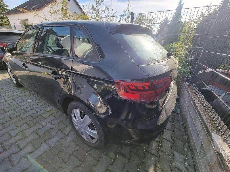 Second-hand Audi A3 110 CP (80 kW) 2014 Negru Break