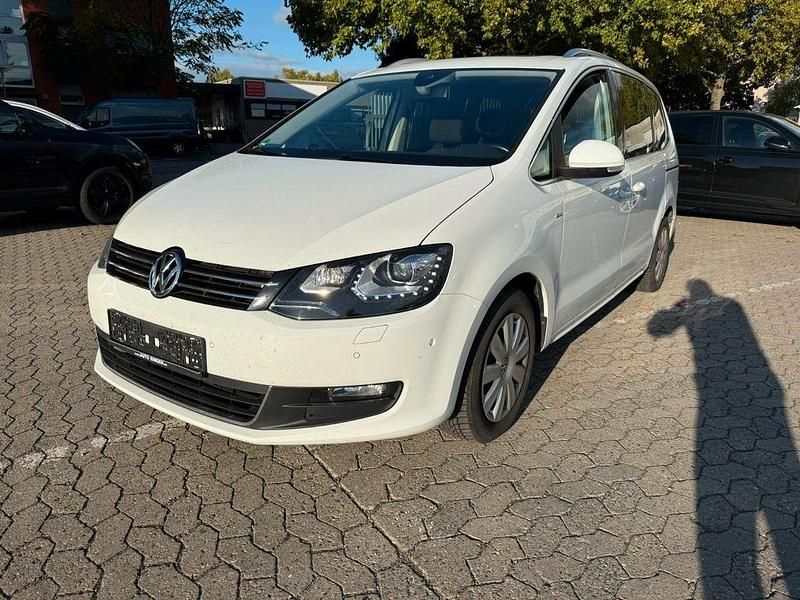 Weiß Gebraucht 2015 VW Sharan Cup Van / Kleinbus | 12.990 € (Superpreis) - Bild 1/4