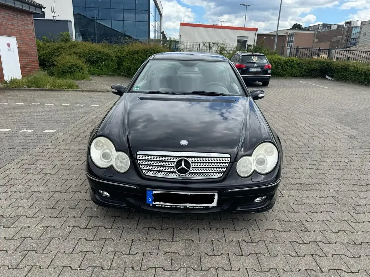 Gebraucht Mercedes C230 204 PS (150 kW) 2007 Schwarz Coupé