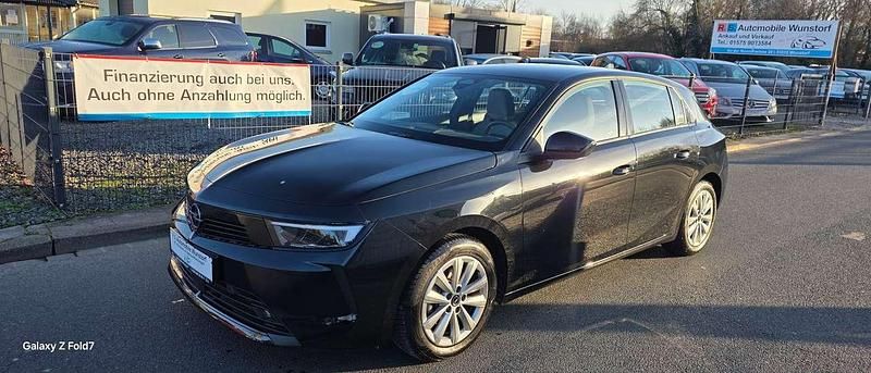 Gebraucht Opel Astra Enjoy 131 PS (96 kW) 2023 Lackierung schwarz Kleinwagen