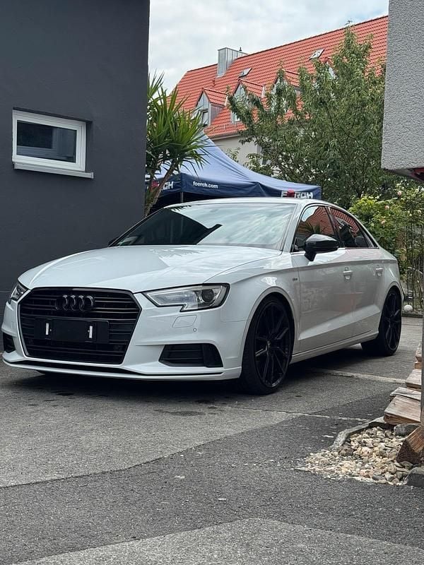 Weiß Gebraucht 2019 Audi A3 S-Line Limousine | 18.990 € (Superpreis) - Bild 1/4