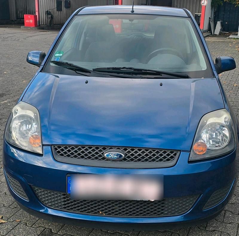 Blau Gebraucht 2007 Ford Fiesta Kleinwagen | 2.950 € - Bild 1/4