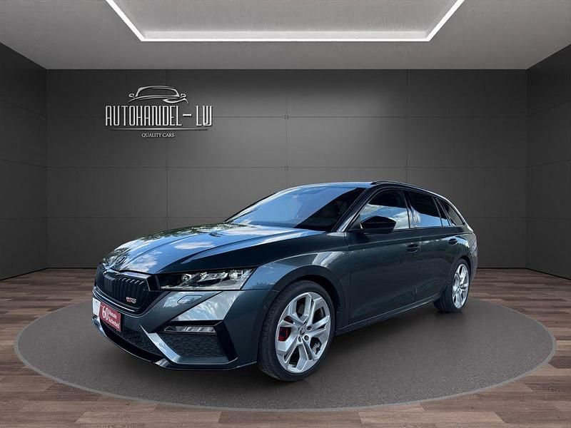 Grau Gebraucht 2020 Skoda Octavia First Edition Kombi | 31.390 € (Fairer Preis) - Bild 1/4