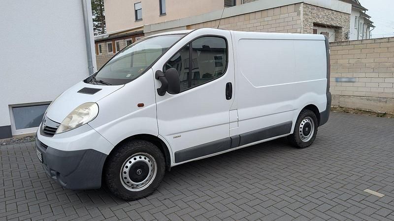 Gebraucht Opel Vivaro 114 PS (83 kW) 2007 Weiß Van / Kleinbus