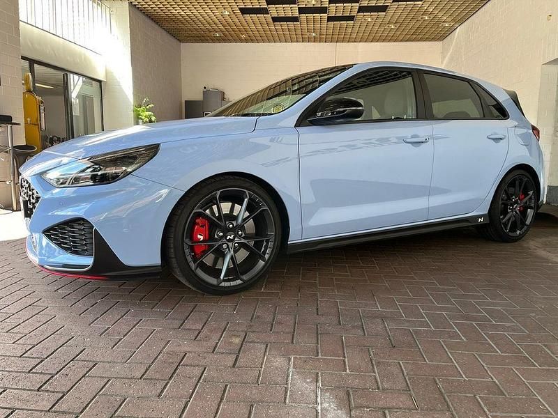 Blau Gebraucht 2022 Hyundai i30 N Performance Limousine | 32.990 € (Etwas zu teuer) - Bild 1/4