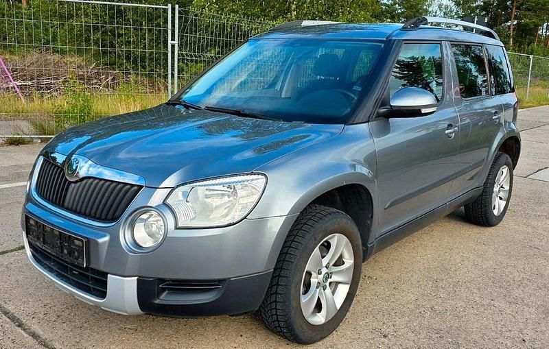 Grau Gebraucht 2010 Skoda Yeti Ambition SUV | 6.999 € (Fairer Preis) - Bild 1/4