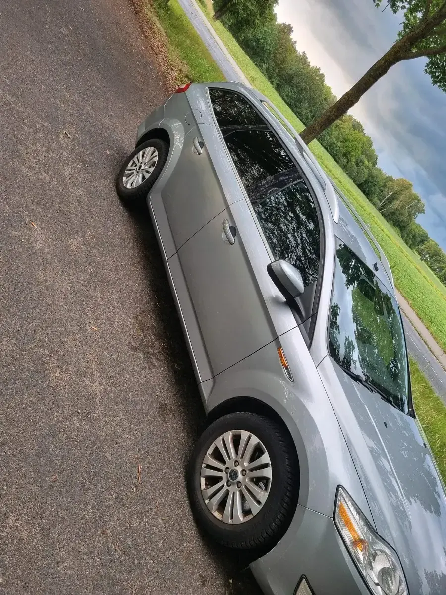 Gebraucht Ford Mondeo 140 PS (102 kW) 2008 Silber Kombi