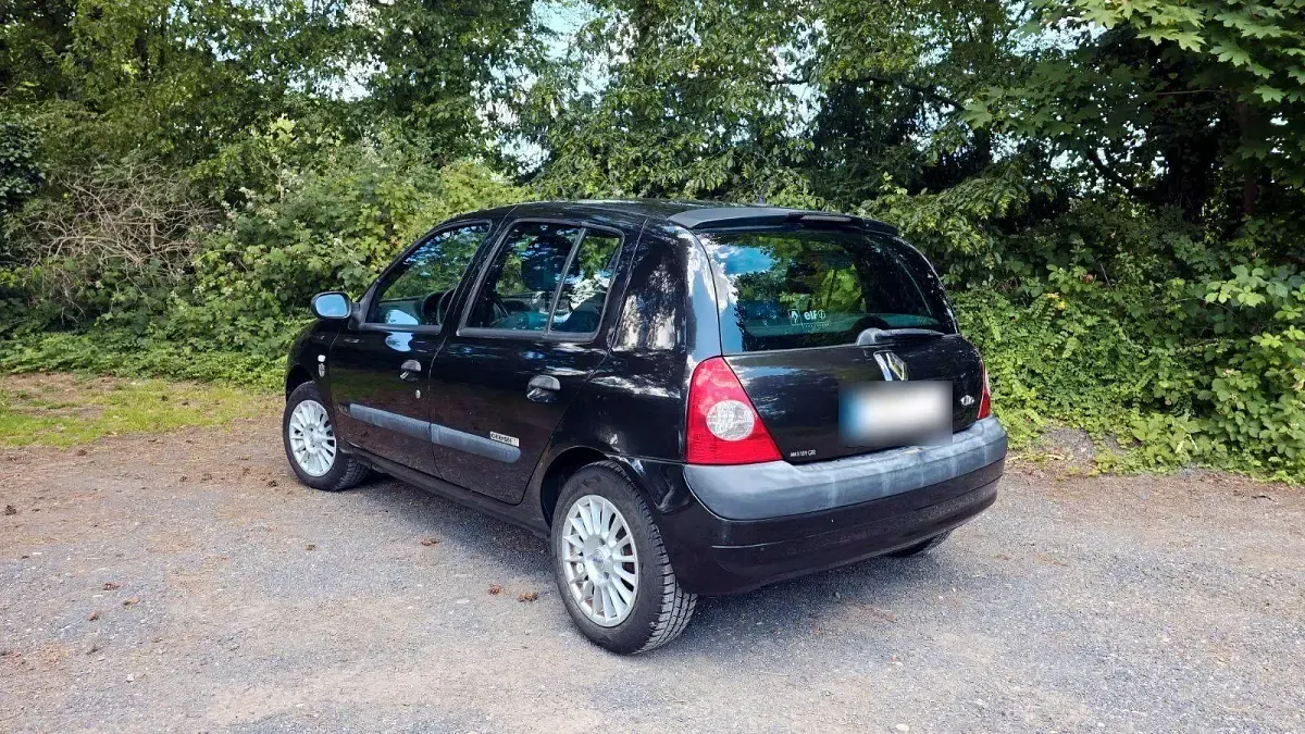 Gebraucht Renault Clio II 75 PS (55 kW) 2003 Schwarz Kleinwagen