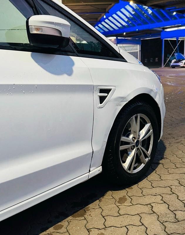 Gebraucht Ford S-MAX S 190 PS (139 kW) 2016 Weiß Van / Kleinbus