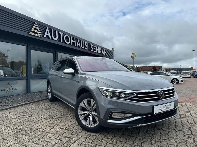 Grau Gebraucht 2022 VW Passat Alltrack R Kombi | 29.790 € (Teuer) - Bild 1/4