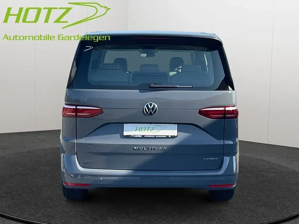 Begagnad VW Multivan Life 150 HK (110 kW) 2022 Grå Minibuss
