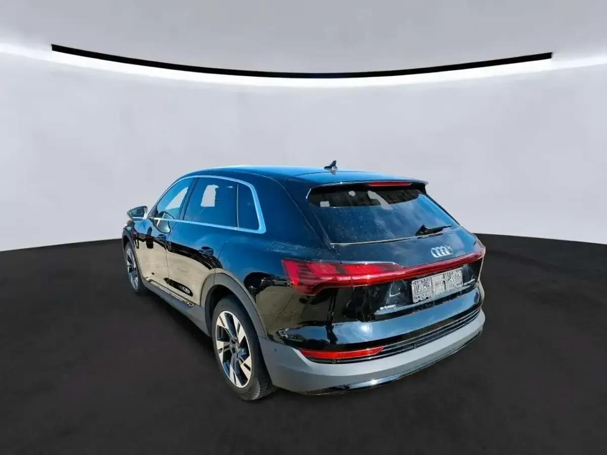 Gebraucht Audi e-tron 230 kW (313 PS) 2022 Schwarz SUV