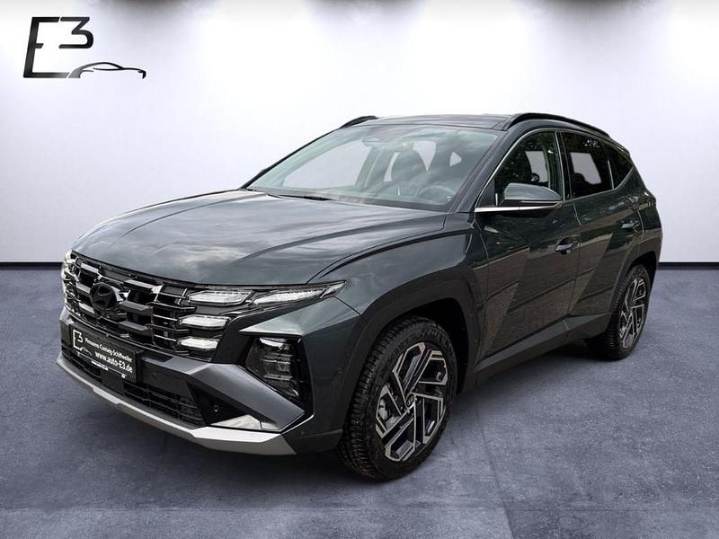 Cypress green / mic Neu 2025 Hyundai Tucson Turbo SUV | 38.990 € (Teuer) - Bild 1/4