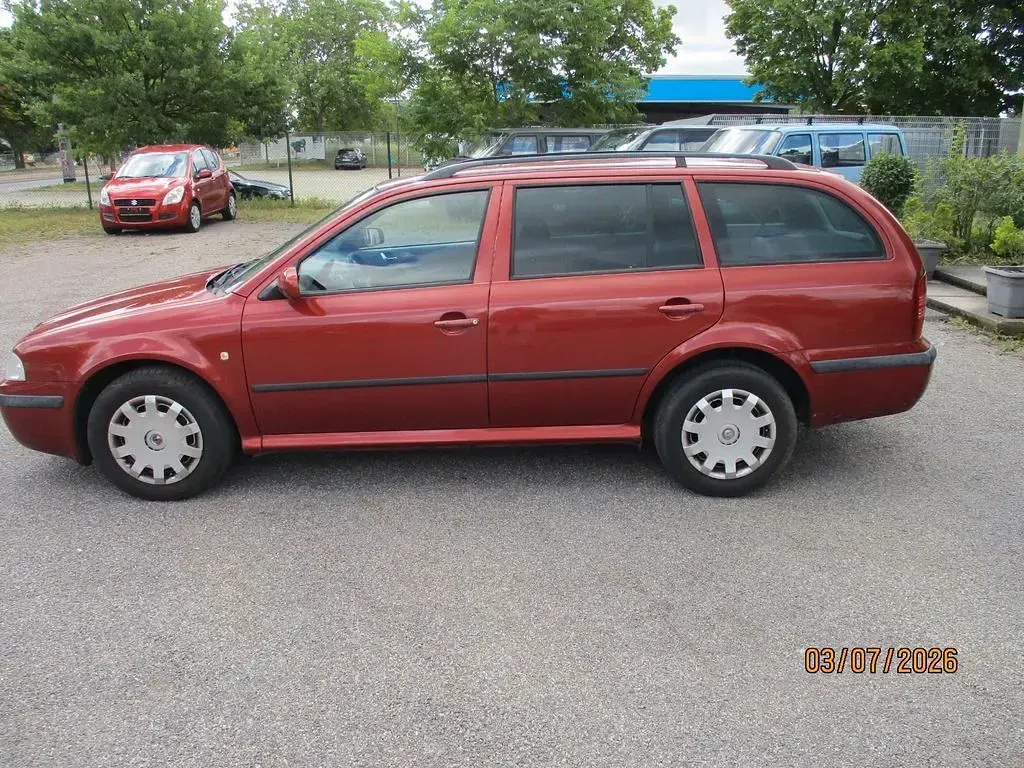 Gebraucht Skoda Octavia Ambiente 116 PS (85 kW) 2003 Orange Kombi