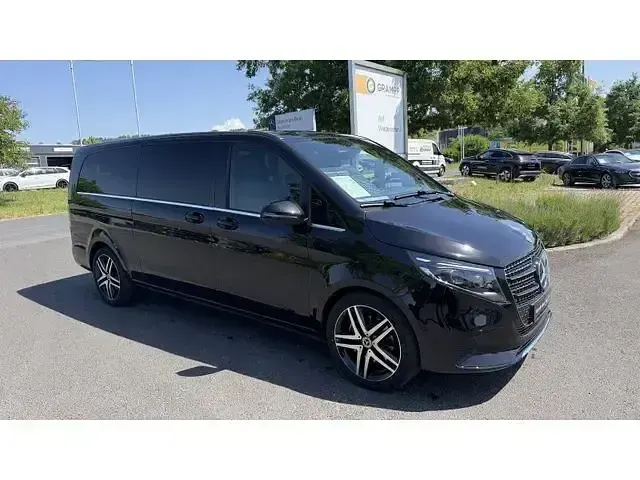 Gebraucht Mercedes V300 237 PS (174 kW) 2025 Obsidianschwarz Van / Kleinbus