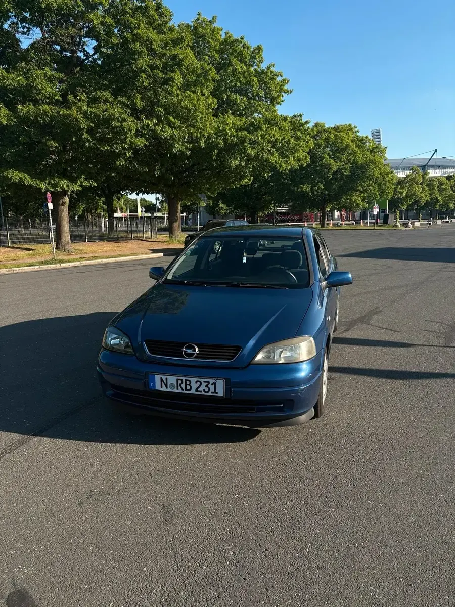 Gebraucht Opel Astra 101 PS (74 kW) 2003 Blau Coupé