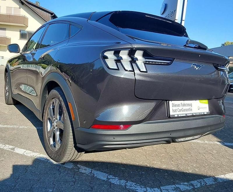 Gebraucht Ford Mustang Mach-E 216 kW (294 PS) 2023 Dark matter/starlight gray SUV