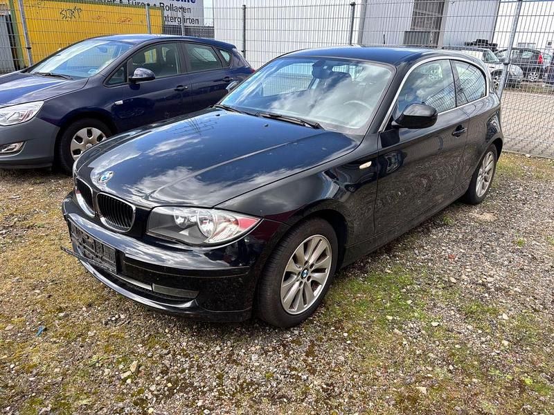 Gebraucht BMW 116 116 PS (85 kW) 2011 Schwarz Kleinwagen