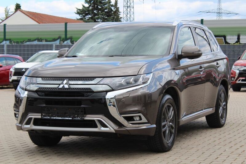 Braun Gebraucht 2020 Mitsubishi Outlander P-HEV SUV | 17.990 € (Fairer Preis) - Bild 1/4