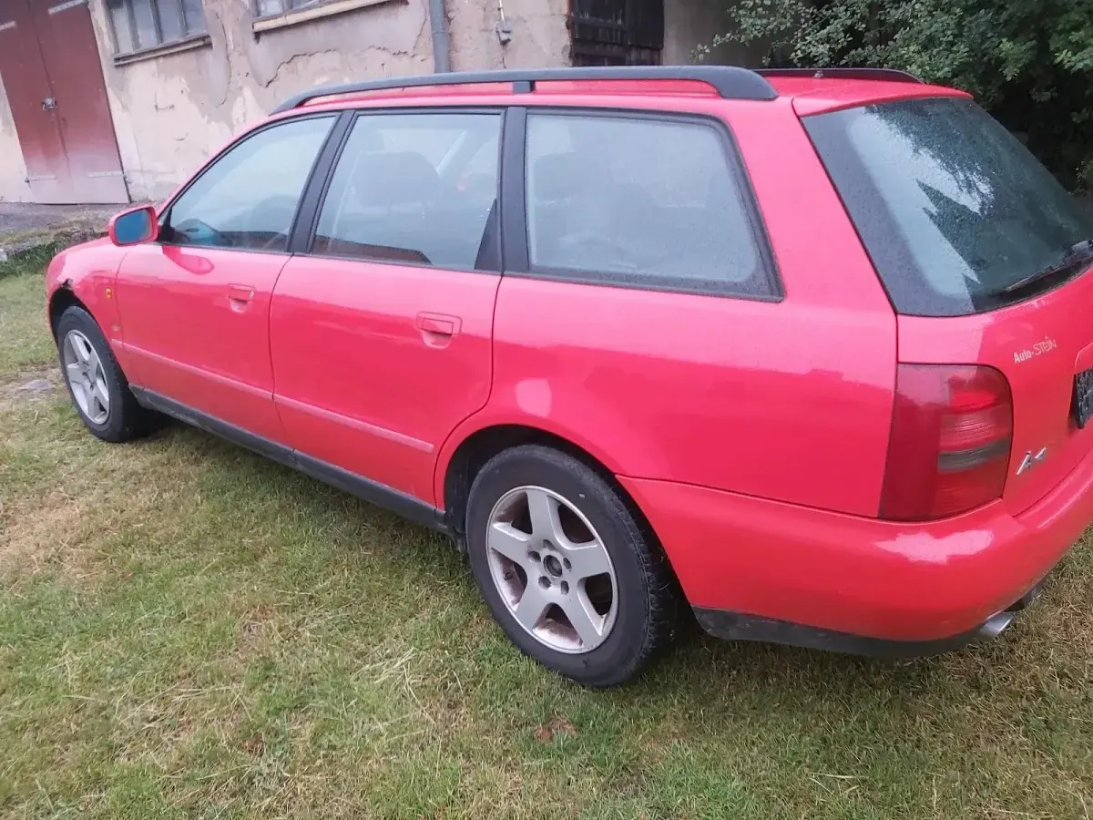 Gebraucht Audi A4 125 PS (91 kW) 1997 Rot Kombi