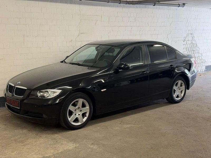 Second-hand BMW 318 129 CP (94 kW) 2006 Negru Berlinǎ