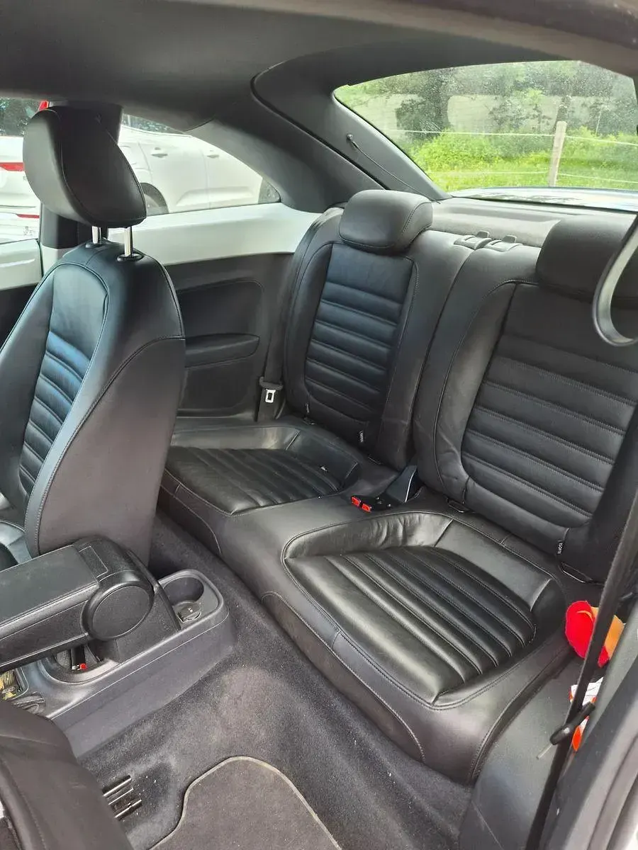 Gebraucht VW Beetle Sport 200 PS (147 kW) 2011 Weiß Kleinwagen
