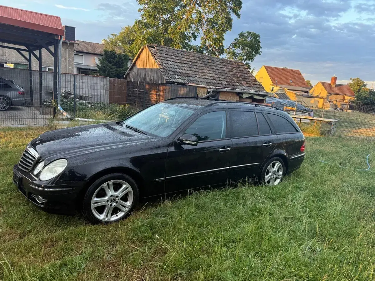 Gebraucht Mercedes E220 Avantgarde 170 PS (125 kW) 2009 Schwarz Kombi