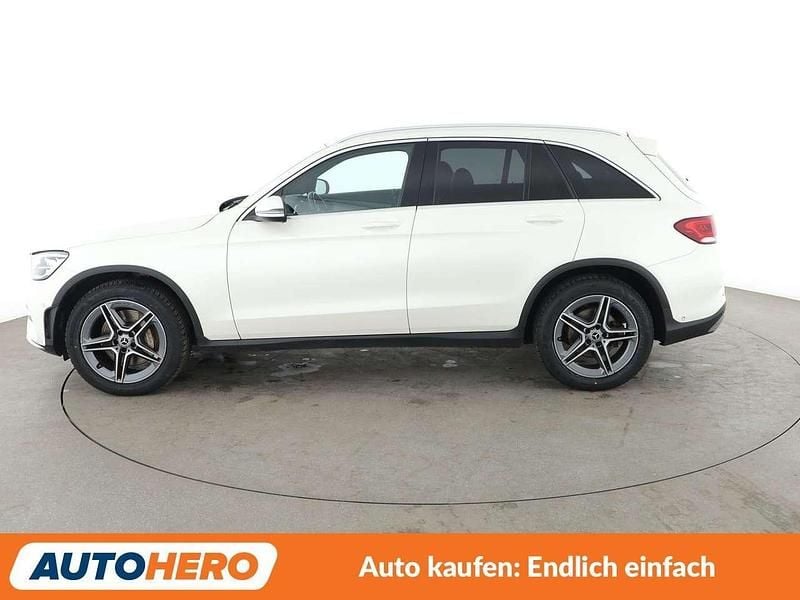 Gebraucht Mercedes GLC220 AMG line 194 PS (142 kW) 2022 Diamantweiss SUV
