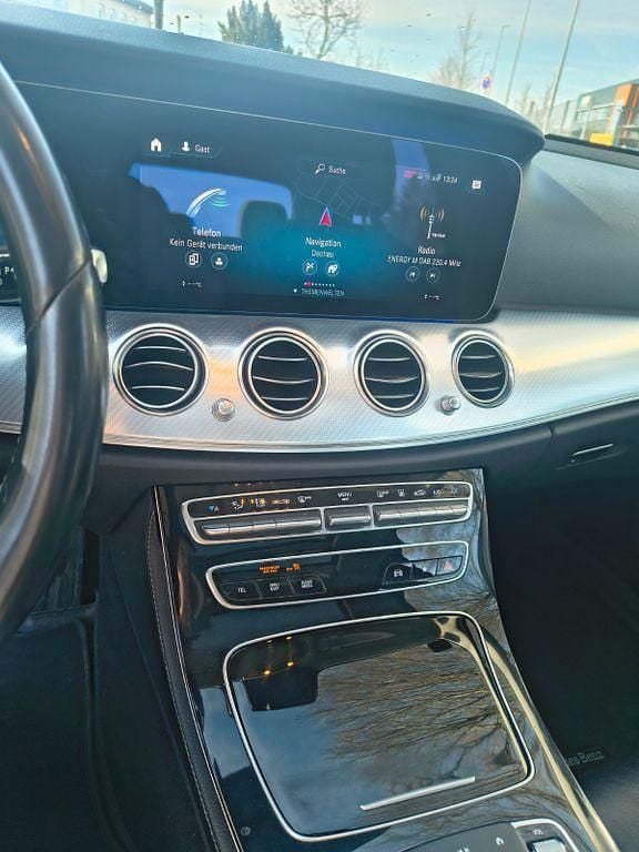Second-hand Mercedes E200 160 CP (117 kW) 2020 Negru Berlinǎ