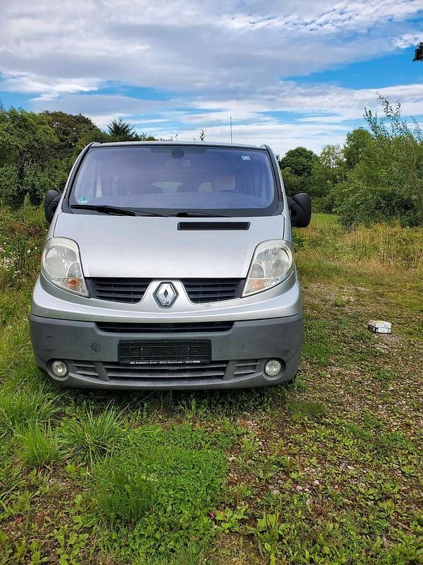Silber Gebraucht 2008 Renault Trafic Van | 5.000 € (Etwas zu teuer) - Bild 1/4