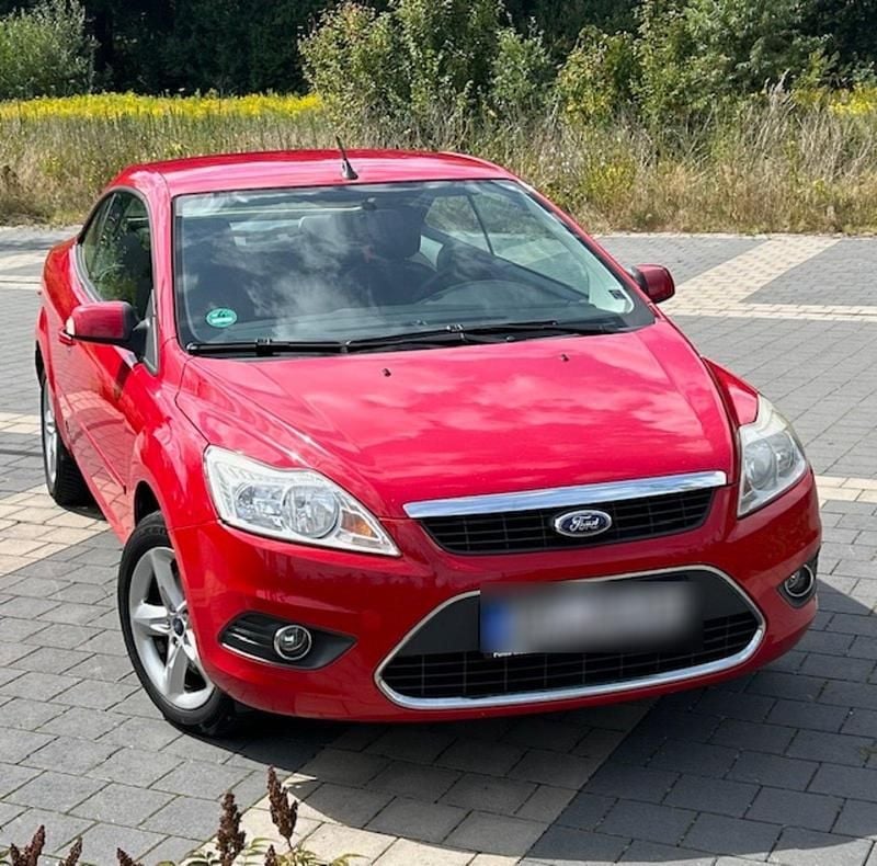 Rot Gebraucht 2009 Ford Focus Cabriolet Cabrio | 2.500 € (Guter Preis) - Bild 1/4