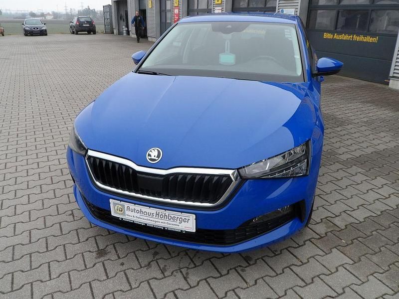 Gebraucht Skoda Scala Ambition 150 PS (110 kW) 2021 Blau Kleinwagen