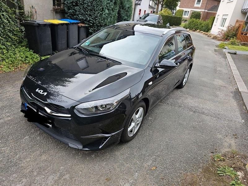 Schwarz Gebraucht 2021 Kia Ceed Sportswagon Vision Kombi | 18.400 € (Guter Preis) - Bild 1/4