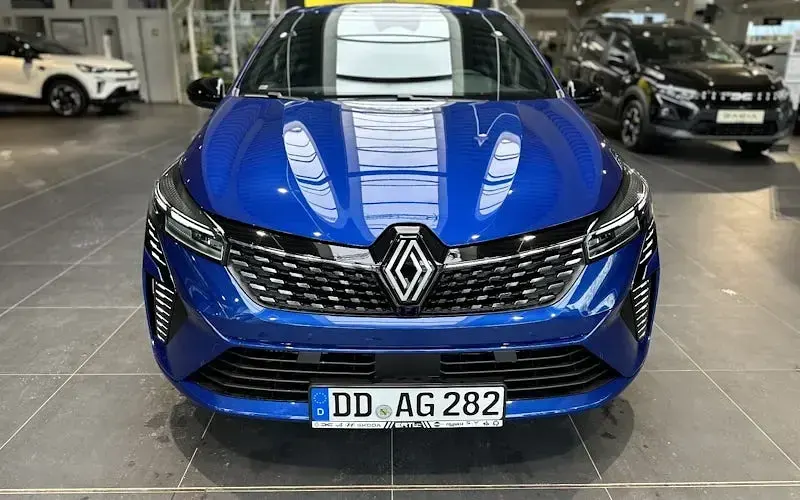 Uusi Renault Clio V Techno 115 HP (84 kW) 2026 Sininen Sedan