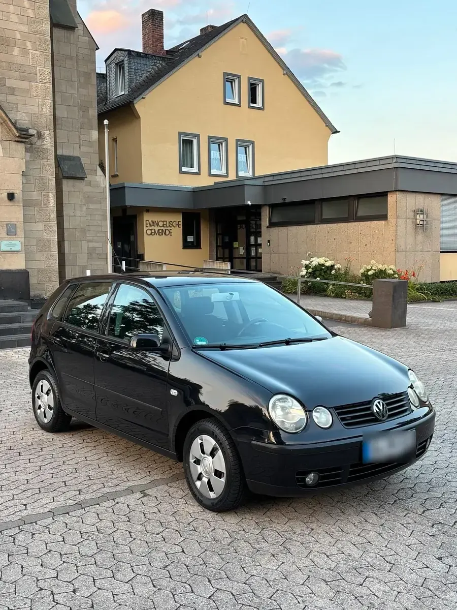 Gebraucht VW Polo 75 PS (55 kW) 2004 Schwarz Kleinwagen