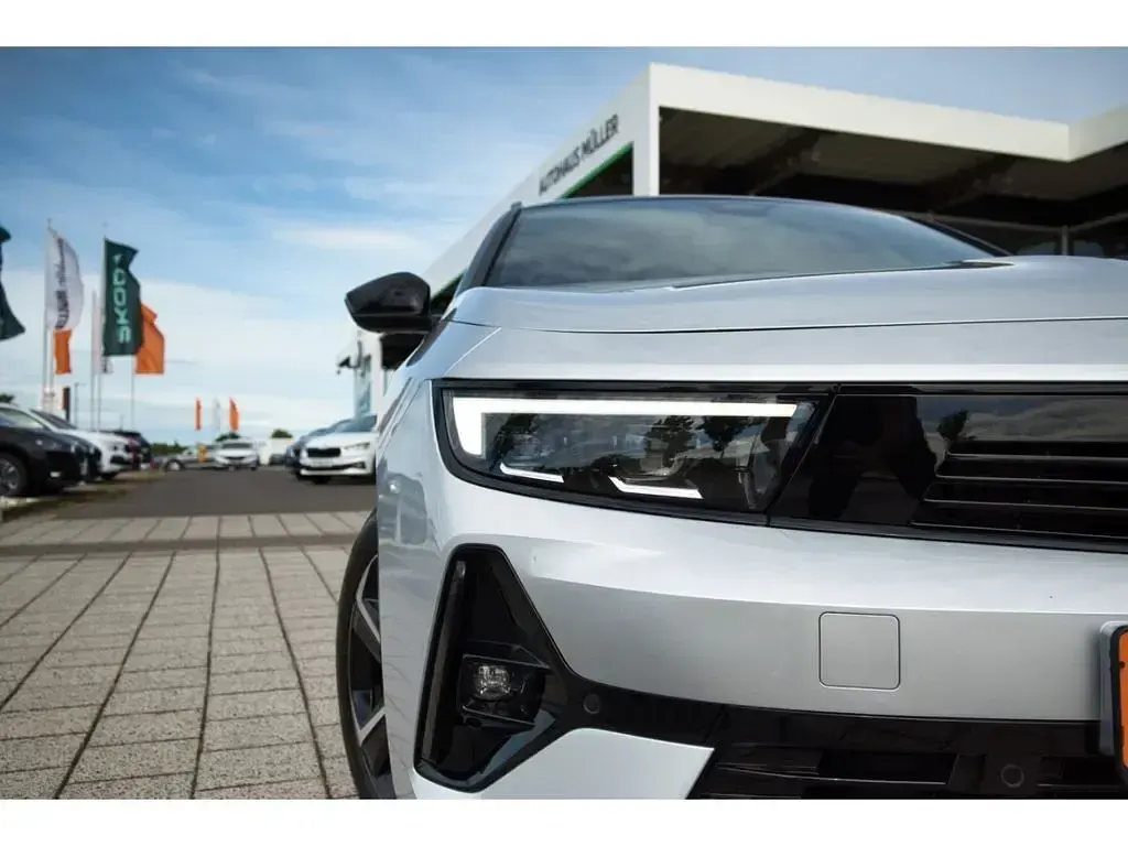 Gebraucht Opel Astra 131 PS (96 kW) 2025 Grau Kleinwagen