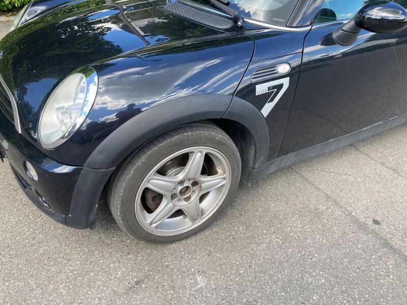 Schwarz Gebraucht 2005 Mini ONE Seven Kleinwagen | 3.500 € (Fairer Preis) - Bild 1/4