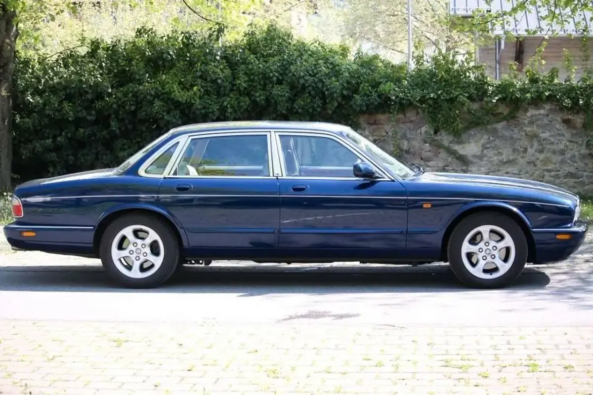 Gebraucht Jaguar XJ Sovereign 284 PS (208 kW) 2000 Blau Limousine