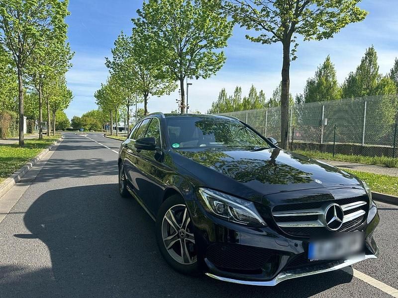 Schwarz Gebraucht 2017 Mercedes 220 Coupé | 17.500 € - Bild 1/4