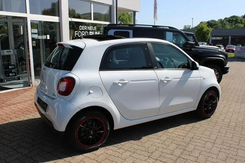 Gebraucht Smart ForFour 90 PS (66 kW) 2016 Weiß Kleinwagen