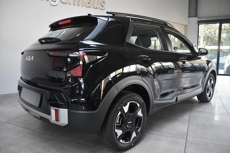 Neu Kia Stonic 101 PS (74 kW) 2026 Schwarz metallic SUV