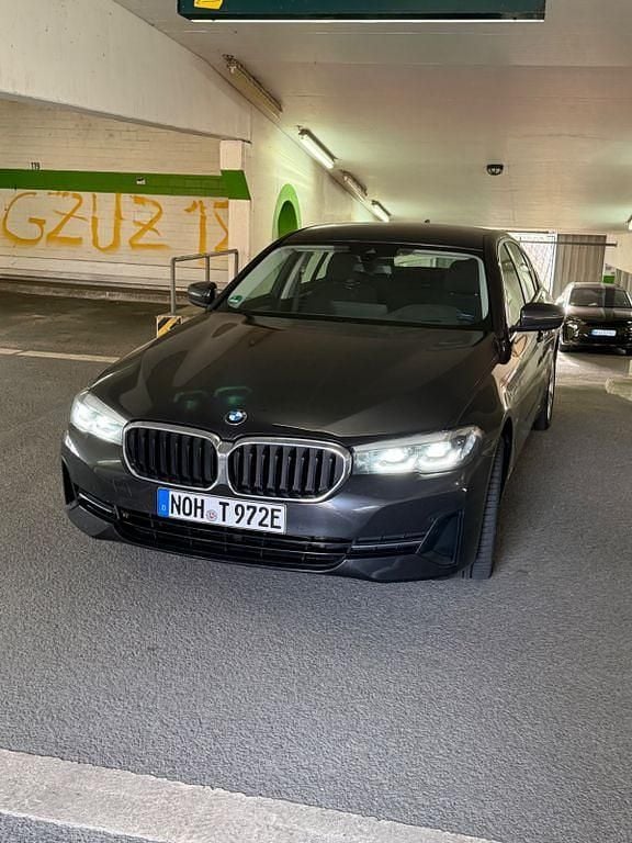 Gebraucht BMW 530e 292 PS (214 kW) 2020 Schwarz Limousine