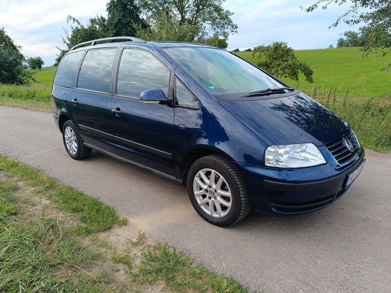 Blau Gebraucht 2009 VW Sharan Comfortline Van / Kleinbus | 5.999 € - Bild 1/4