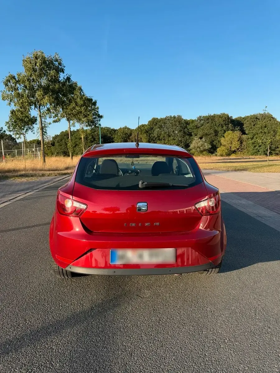 Gebraucht Seat Ibiza 85 PS (62 kW) 2012 Rot Kleinwagen