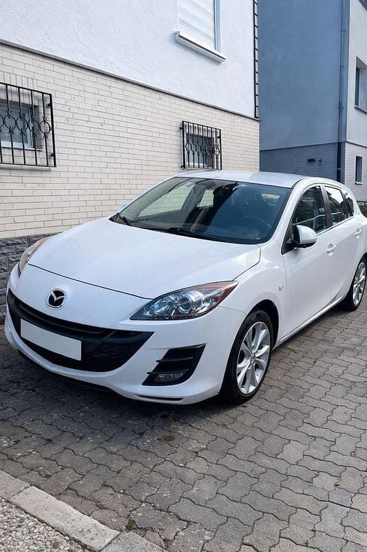 Gebraucht Mazda 3 Active Plus 105 PS (77 kW) 2011 Weiß Kleinwagen