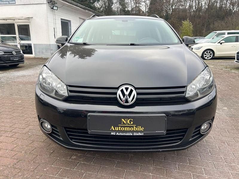 Gebraucht VW Golf VI Match 105 PS (77 kW) 2012 Schwarz Kleinwagen
