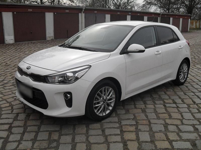 Gebraucht Kia Rio 84 PS (61 kW) 2018 Weiß Kleinwagen