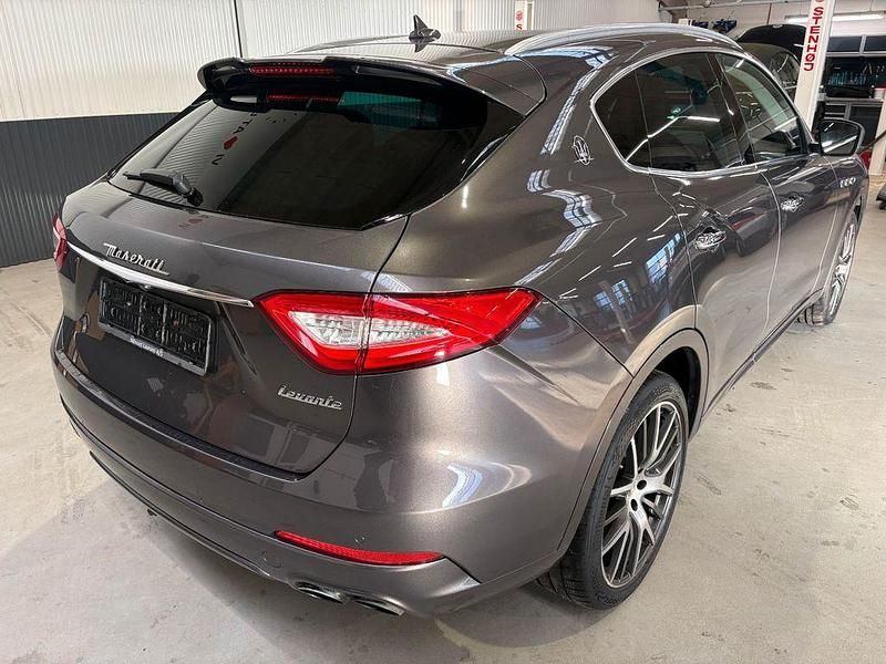 Gebraucht Maserati Levante 430 PS (316 kW) 2016 Grau SUV